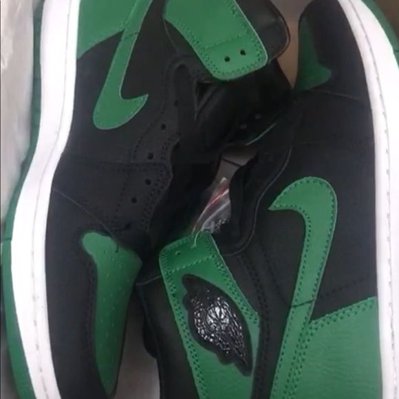 Nike dark green Jordan - Picture 2 of 2